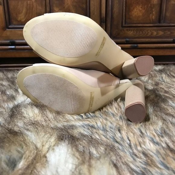 NWOT Sand Open Toe Open Back Rounded Triangular Heel Bootie - Picture 5 of 6